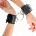KINK - Feste Handgelenkfesseln mit Ring und Vorhängeschloss, Schwarz, verstellbar 16-23 cm x 5,5 cm